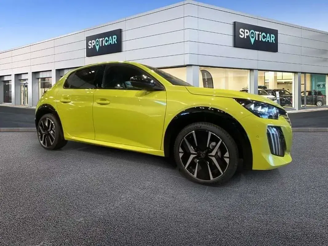 Usado Peugeot e-208 GT 114 kW (156 CV) 2024 Amarillo Utilitario