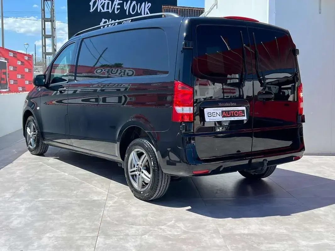 Usado Mercedes Vito 88 CV (64 kW) 2018 Negro Van