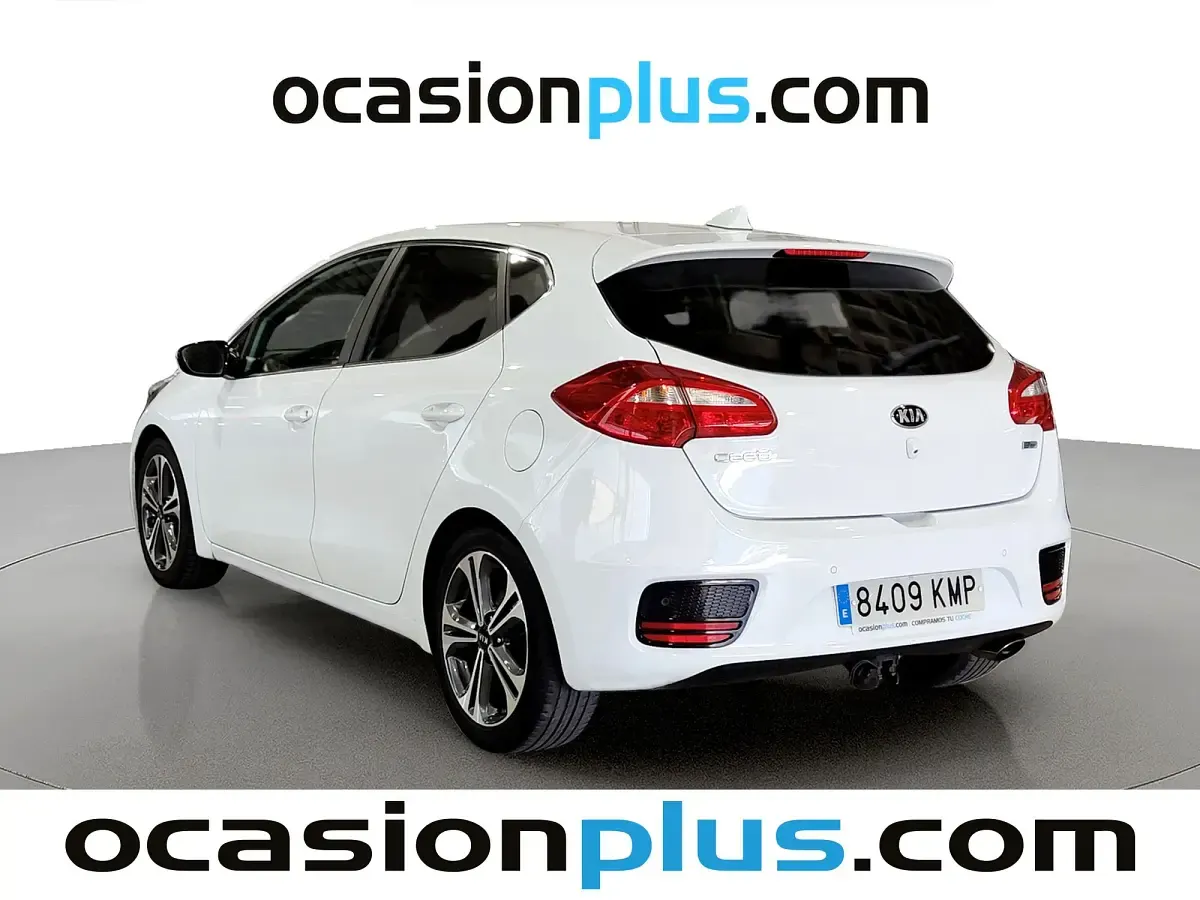 Begagnad Kia Ceed 120 HK (88 kW) 2018 Vit Halvkombi