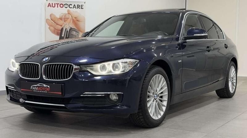 Usado BMW 318 Luxury Line 150 CV (110 kW) 2015 Azul Berlina