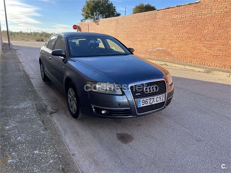 Usado Audi A6 225 CV (165 kW) 2004 Azul Berlina