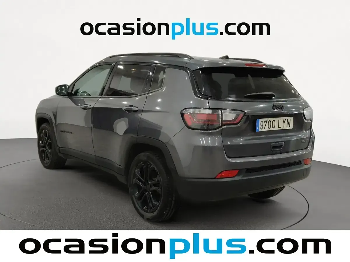 Usado Jeep Compass Night Eagle 130 CV (95 kW) 2022 Gris SUV