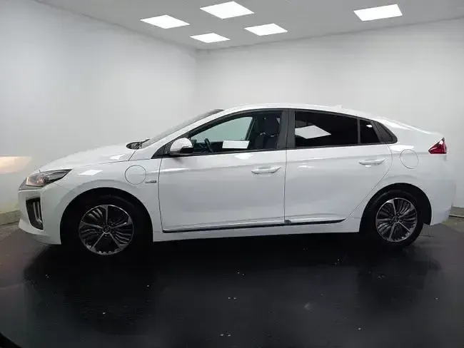 Usado Hyundai Ioniq 141 CV (103 kW) 2021 Blanco Utilitario