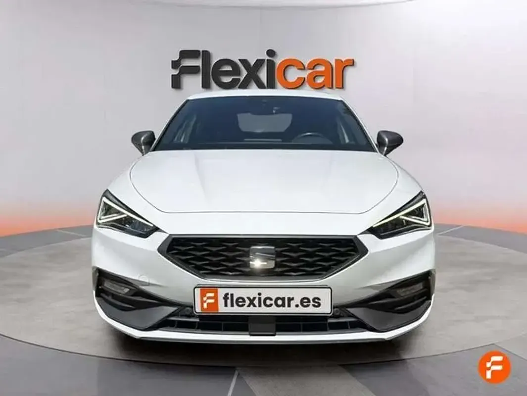 Usado Seat Leon FR 150 CV (110 kW) 2022 Blanco Berlina