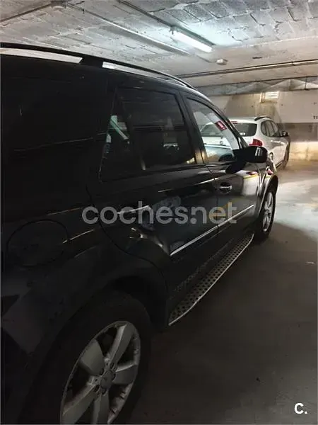 Usado Mercedes ML420 306 CV (225 kW) 2007 Negro SUV