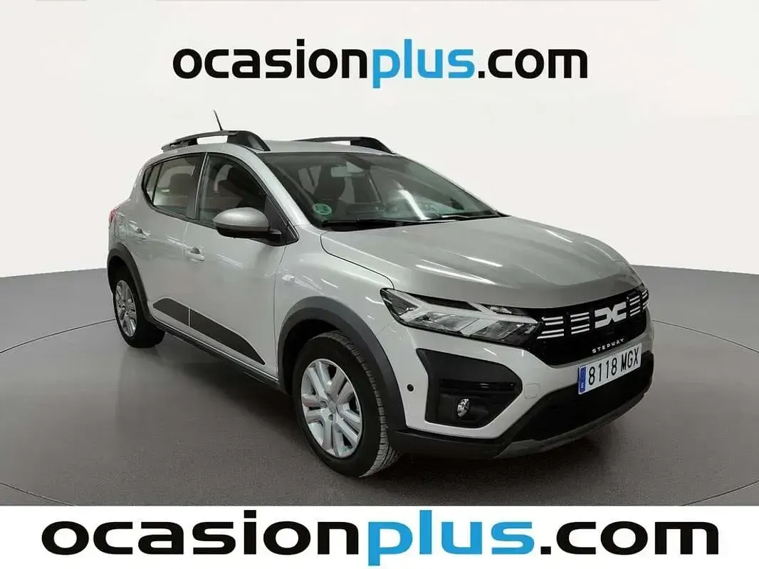 Usado Dacia Sandero Expression 91 CV (66 kW) 2023 Gris Utilitario