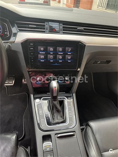 Usado VW Passat R-line 150 CV (110 kW) 2021 Blanco Familiar