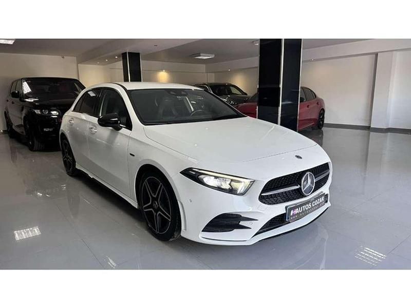Blanco Usado 2021 Mercedes A200 Utilitario | 28.900 € (Precio justo) - Imagen 1/4