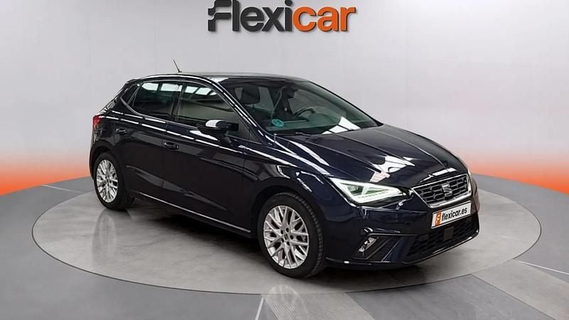 Usado Seat Ibiza FR 110 CV (80 kW) 2022 Azul Utilitario