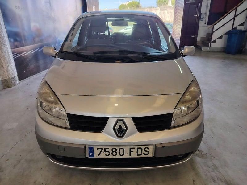 Usado Renault Scénic II Privilege 135 CV (99 kW) 2006 Gris / plata Monovolumen