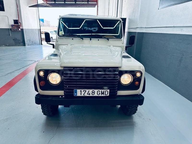 Usado Land Rover Defender SE 122 CV (89 kW) 2010 Blanco Familiar