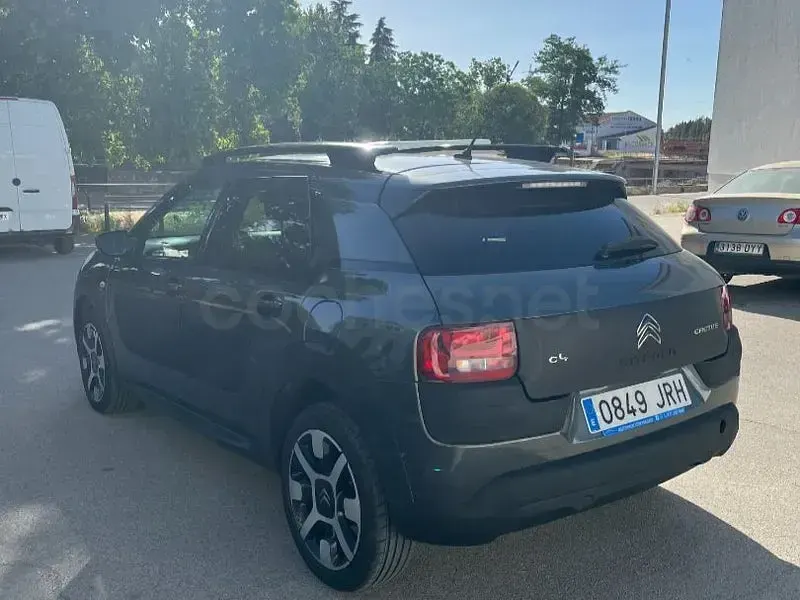 Usado Citroën C4 Live 100 CV (73 kW) 2016 Gris / plata Berlina