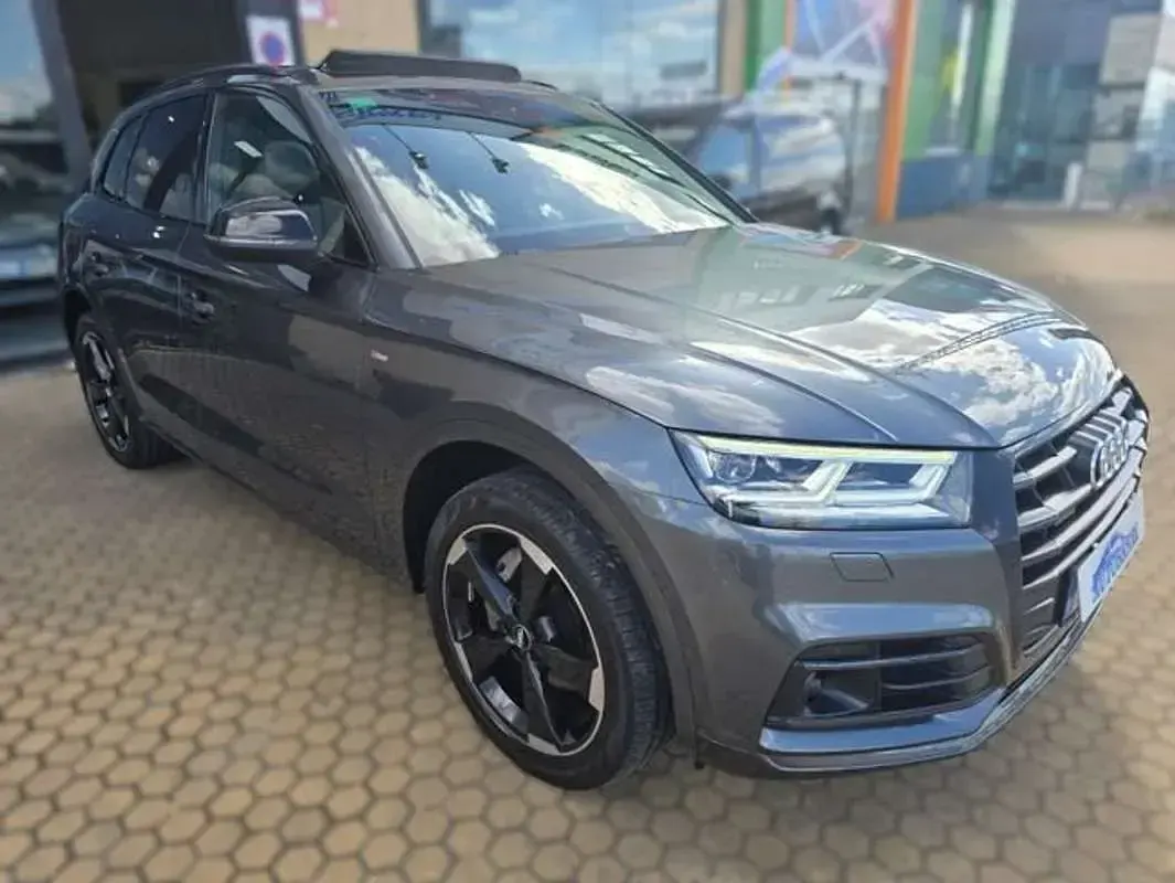 Usado Audi Q5 Black Edition 190 CV (139 kW) 2019 Gris / plata SUV