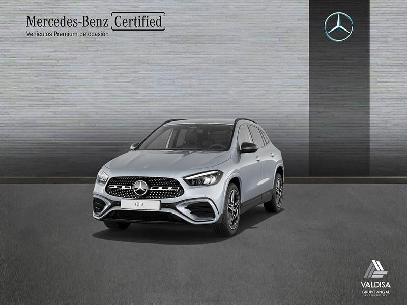 Usado Mercedes GLA200 163 CV (119 kW) 2025 Gris SUV