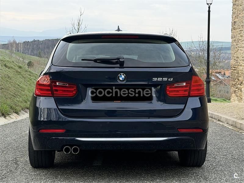 Usado BMW 325 Comfort Edition 218 CV (160 kW) 2014 Negro Familiar