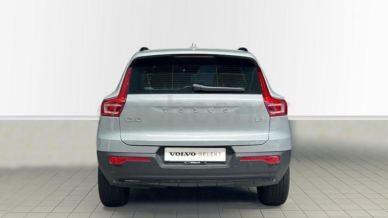 Usado Volvo XC40 Plus 163 CV (119 kW) 2024 Gris / plata SUV