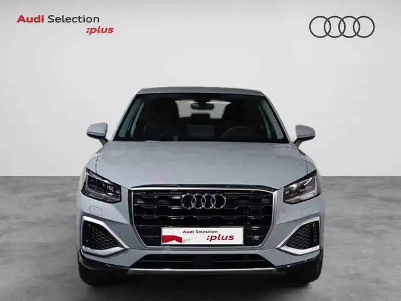 Usado Audi Q2 Advanced Plus 116 CV (85 kW) 2025 Gris / plata SUV