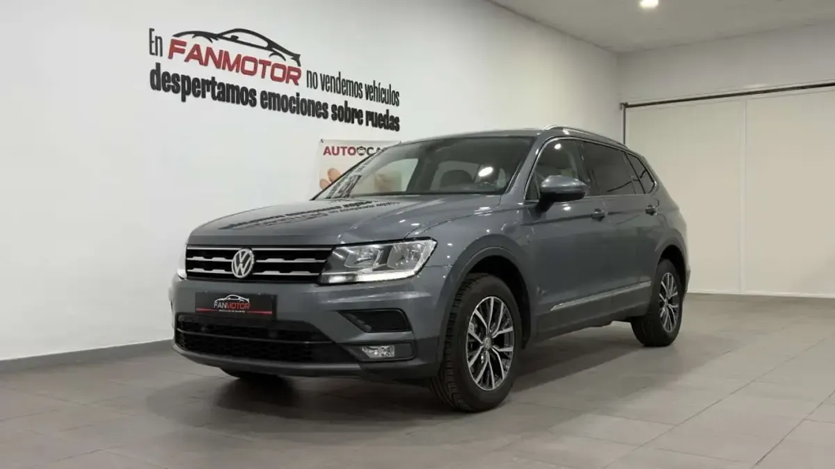 Usado VW Tiguan Life 150 CV (110 kW) 2021 Gris / plata SUV