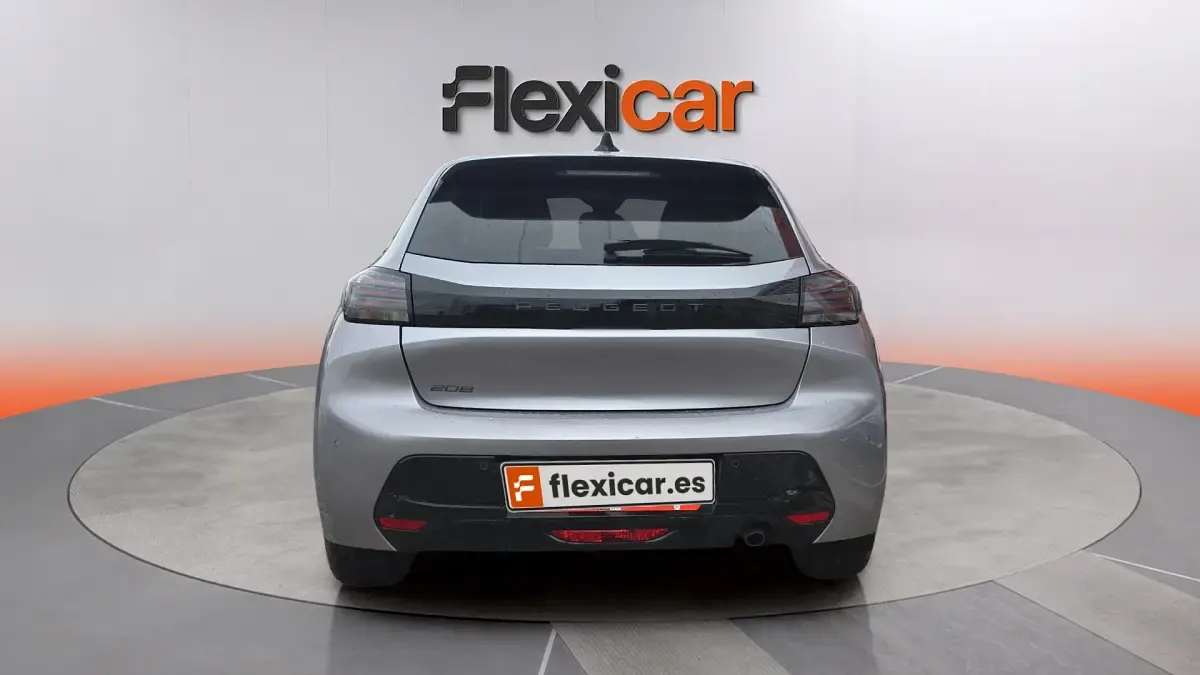 Usado Peugeot 208 Allure 101 CV (74 kW) 2025 Gris Utilitario