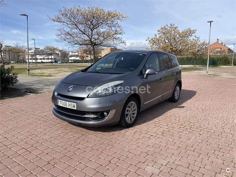 Usado Renault Grand Scénic III Bose Edition 130 CV (95 kW) 2013 Gris / plata Monovolumen