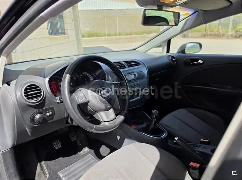 Usado Seat Leon Stylance 140 CV (102 kW) 2007 Gris / plata Utilitario