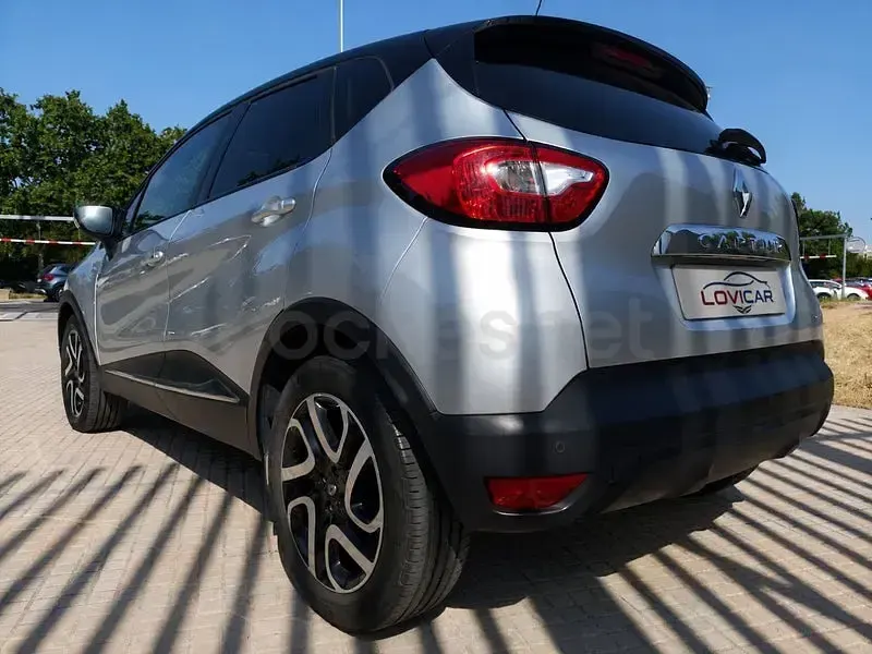 Usado Renault Captur Zen 90 CV (66 kW) 2013 Gris / plata SUV