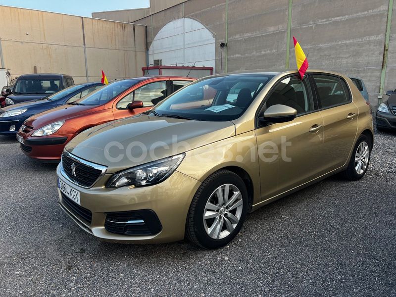 Beige Usado 2018 Peugeot 308 Active Berlina | 9200 € (Precio justo) - Imagen 1/4