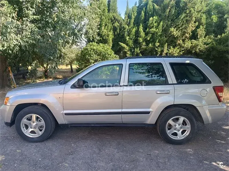 Usado Jeep Grand Cherokee Laredo 218 CV (160 kW) 2009 Gris / plata SUV