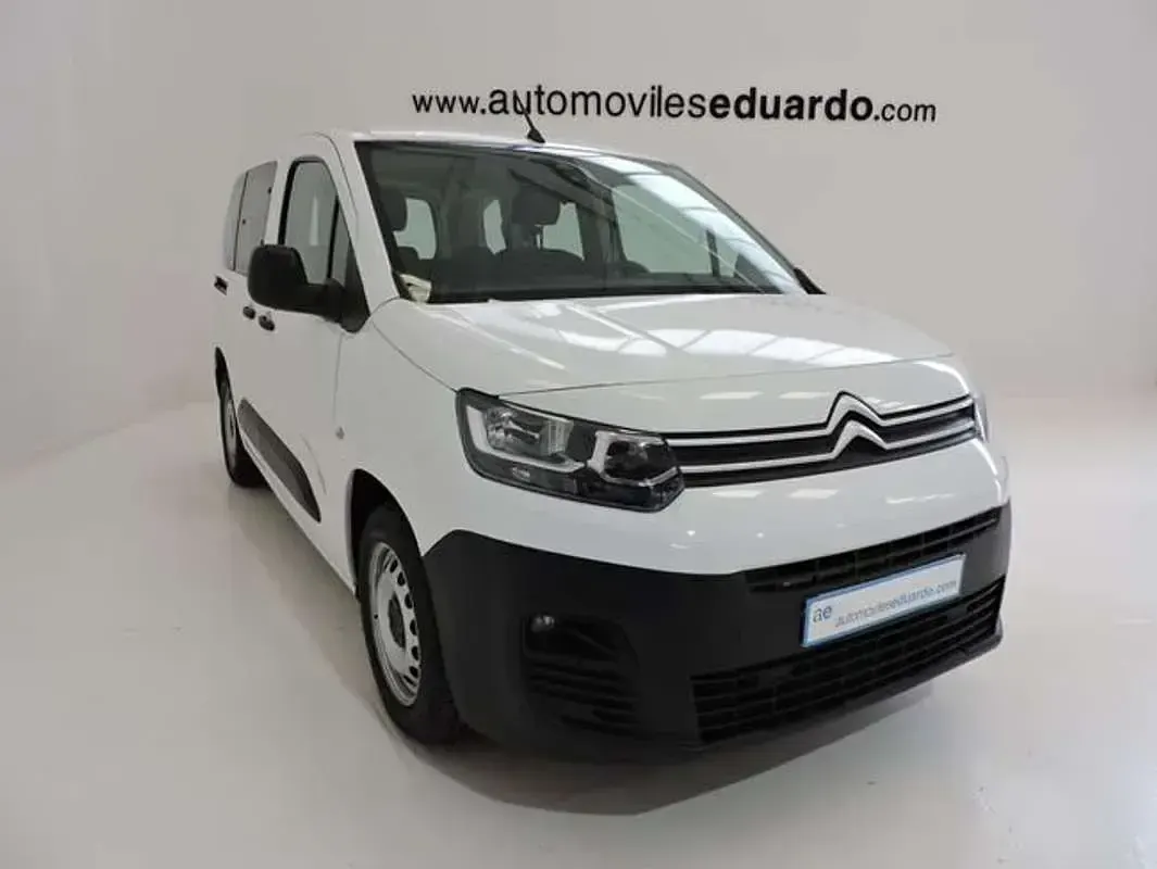 Usado Citroën Berlingo Live 102 CV (75 kW) 2020 Blanco Monovolumen