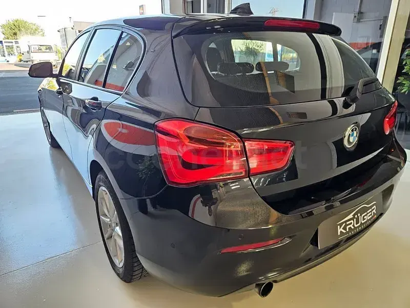 Usado BMW 118 Advantage 136 CV (100 kW) 2017 Negro Berlina