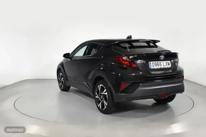 Usado Toyota C-HR Advance 122 CV (89 kW) 2022 Negro SUV
