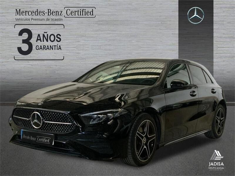 Negro Usado 2024 Mercedes A180 AMG line Berlina | 30.990 € (Buen precio) - Imagen 1/4