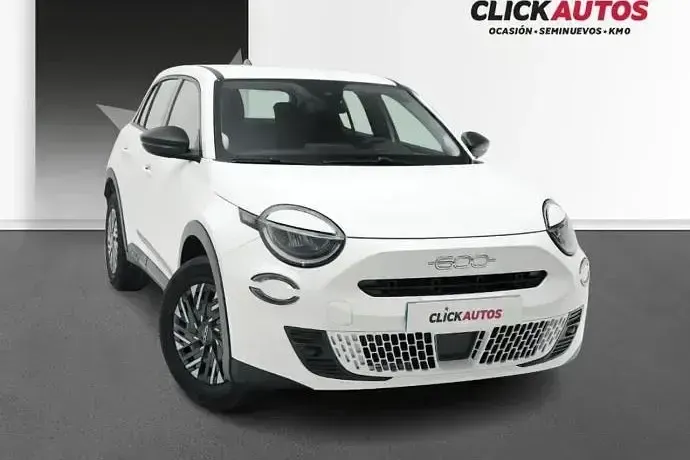 Usado Fiat 600 100 CV (73 kW) 2025 Negro SUV