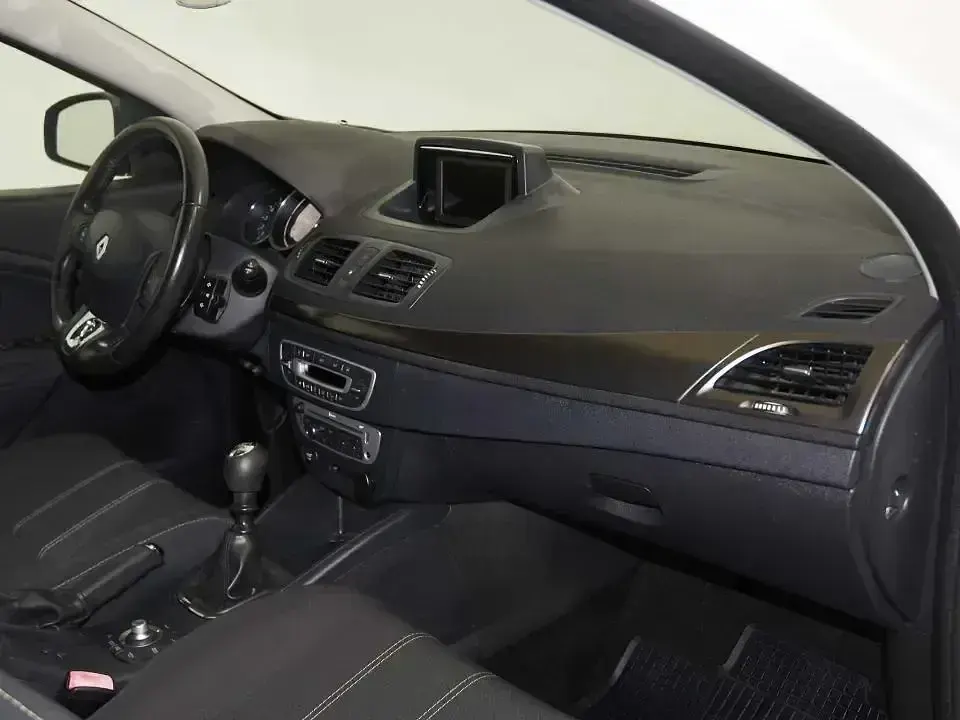 Usado Renault Mégane Intens 115 CV (84 kW) 2014 Blanco Berlina