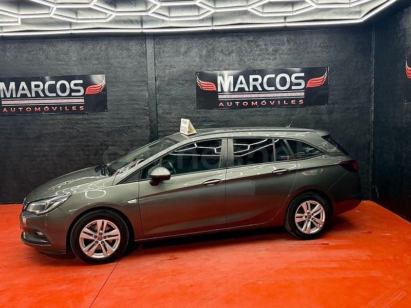 Usado Opel Astra Excellence 136 CV (100 kW) 2017 Gris / plata Familiar