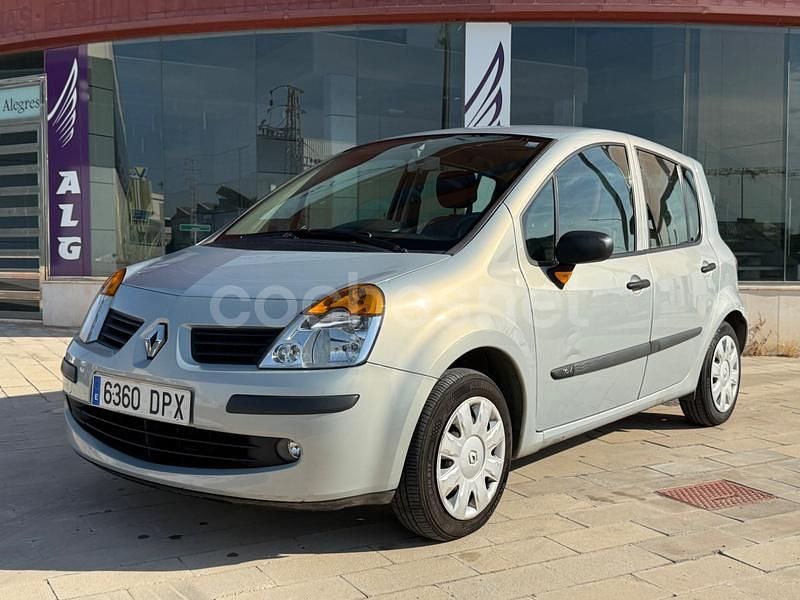 Gris / plata Usado 2006 Renault Modus Authentique Monovolumen | 3950 € (Un poco caro) - Imagen 1/4