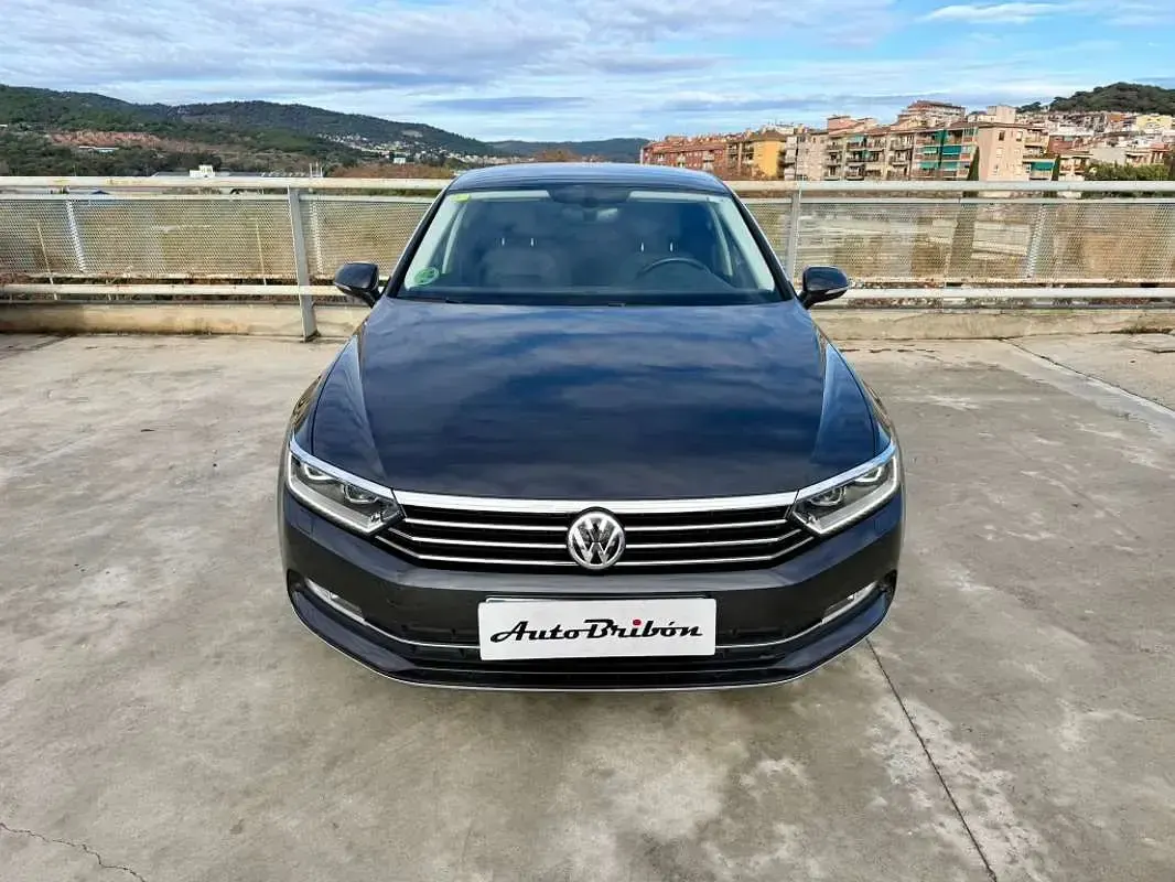 Używany VW Passat Executive 150 KM (110 kW) 2019 Czarny Sedan/Limuzyna