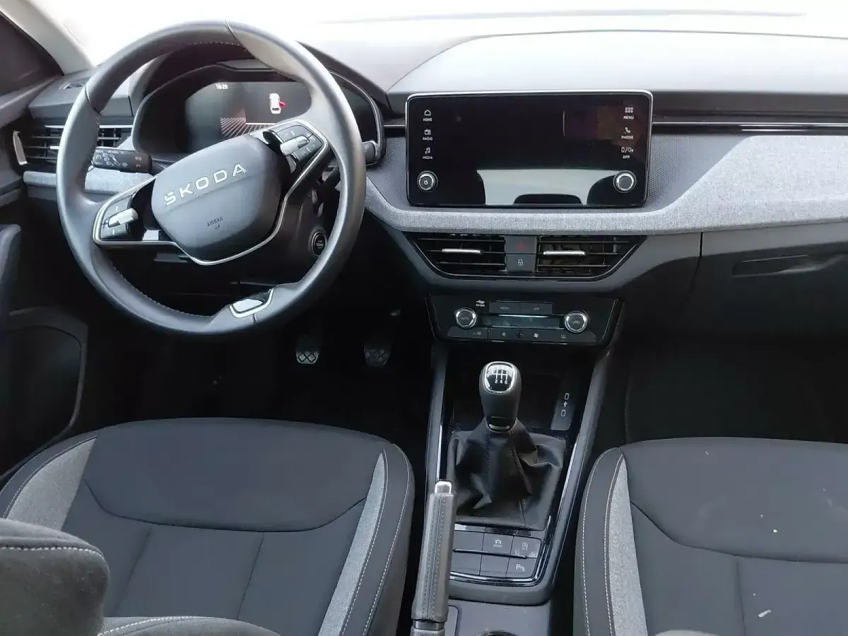 Usado Skoda Scala Selection 115 CV (84 kW) 2025 Utilitario