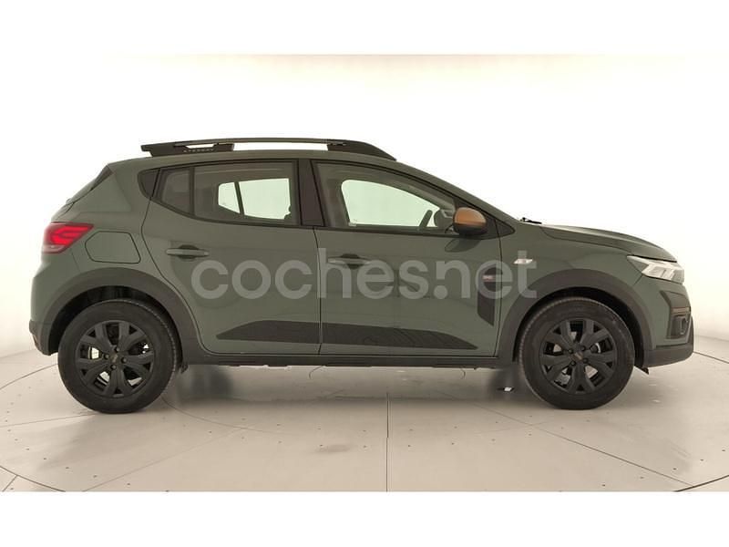Usado Dacia Sandero Extreme 101 CV (74 kW) 2025 Verde Berlina