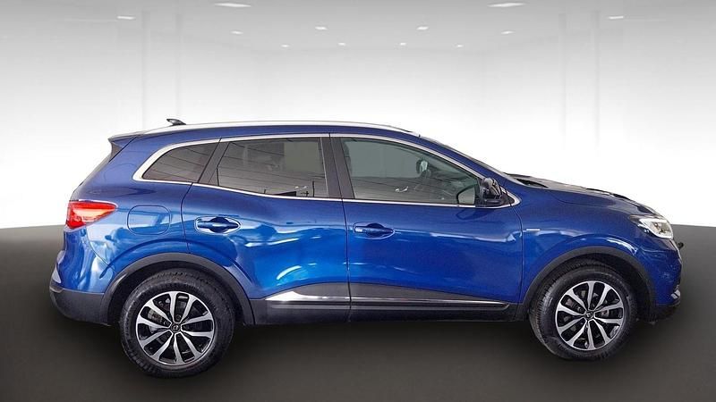 Usado Renault Kadjar LIMITED 140 CV (102 kW) 2022 Azul rayo SUV