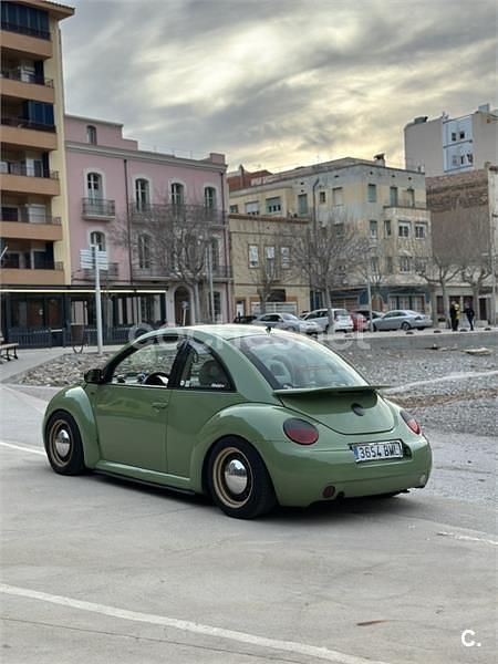 Usado VW New Beetle 90 CV (66 kW) 2001 Verde Utilitario
