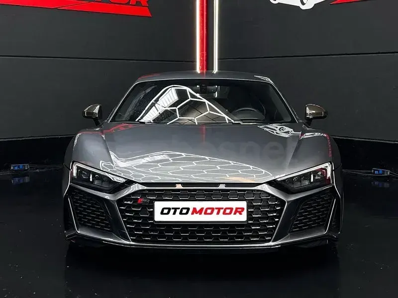 Usado Audi R8 Coupé Performance 620 CV (456 kW) 2019 Gris / plata Coupe