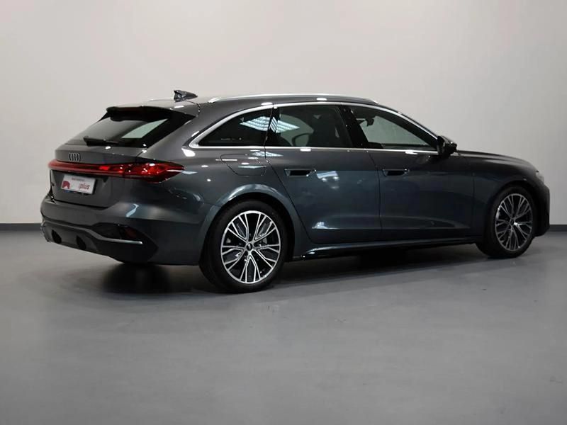 Usado Audi A5 S-Line 198 CV (145 kW) 2025 Gris/plata Coupe