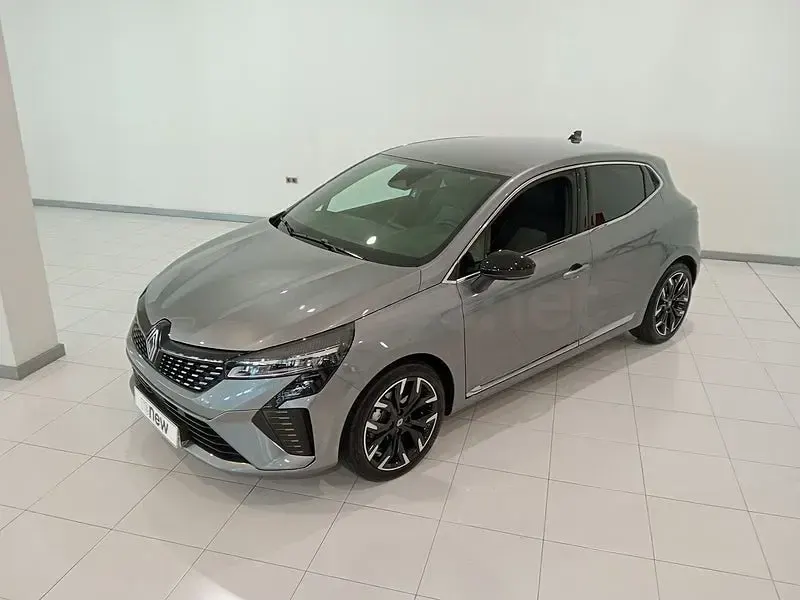 Usado Renault Clio V Techno 145 CV (106 kW) 2025 Gris / plata Berlina