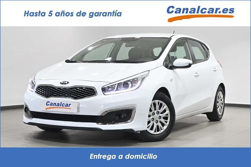 Blanco Usado 2017 Kia Ceed Plus Berlina | 11.490 € (Buen precio) - Imagen 1/4