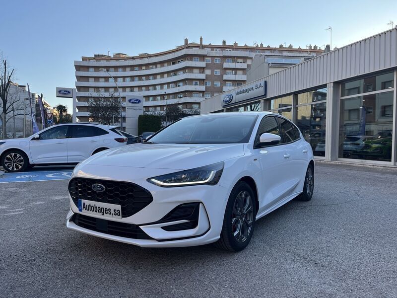 Blanco Nuevo 2025 Ford Focus ST-Line X Berlina | 25.916 € (Precio justo) - Imagen 1/4