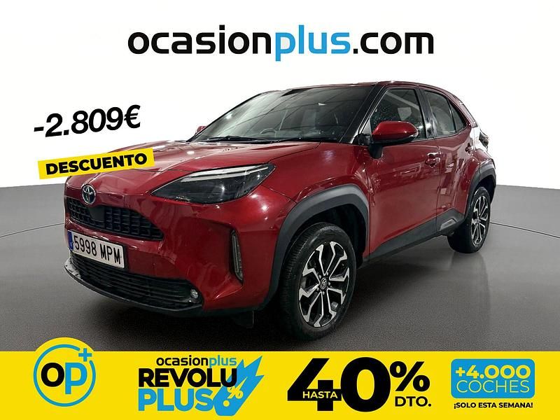 Usado Toyota Yaris Hybrid Active 116 CV (85 kW) 2024 Rojo Pickup/Camioneta