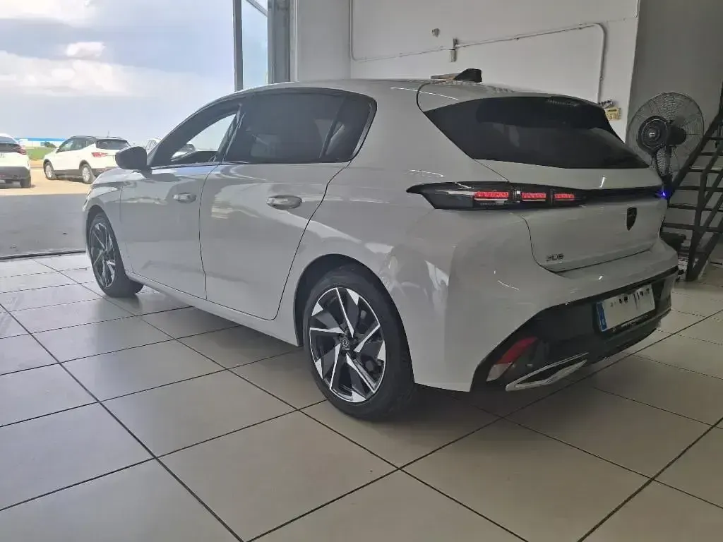 Usado Peugeot 308 Allure 130 CV (95 kW) 2024 Otro Berlina