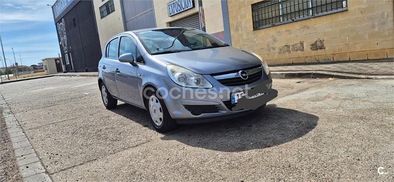 Gris / plata Usado 2010 Opel Corsa Cosmo Berlina | 4000 € (Precio justo) - Imagen 1/4