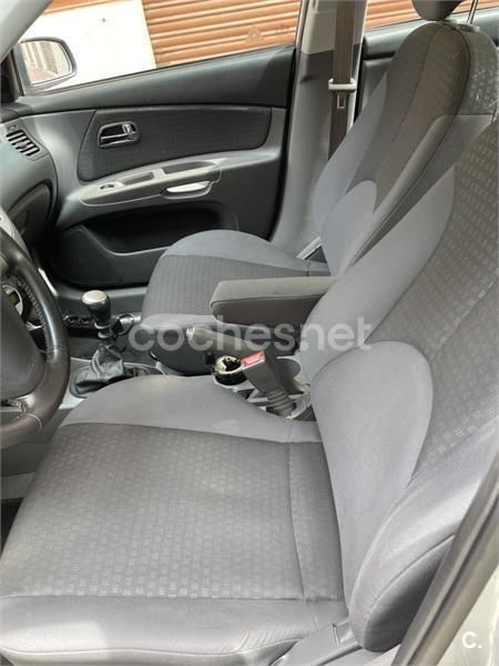 Gris / plata Usado 2005 Kia Rio EX Berlina | 3500 € (Buen precio) - Imagen 1/4